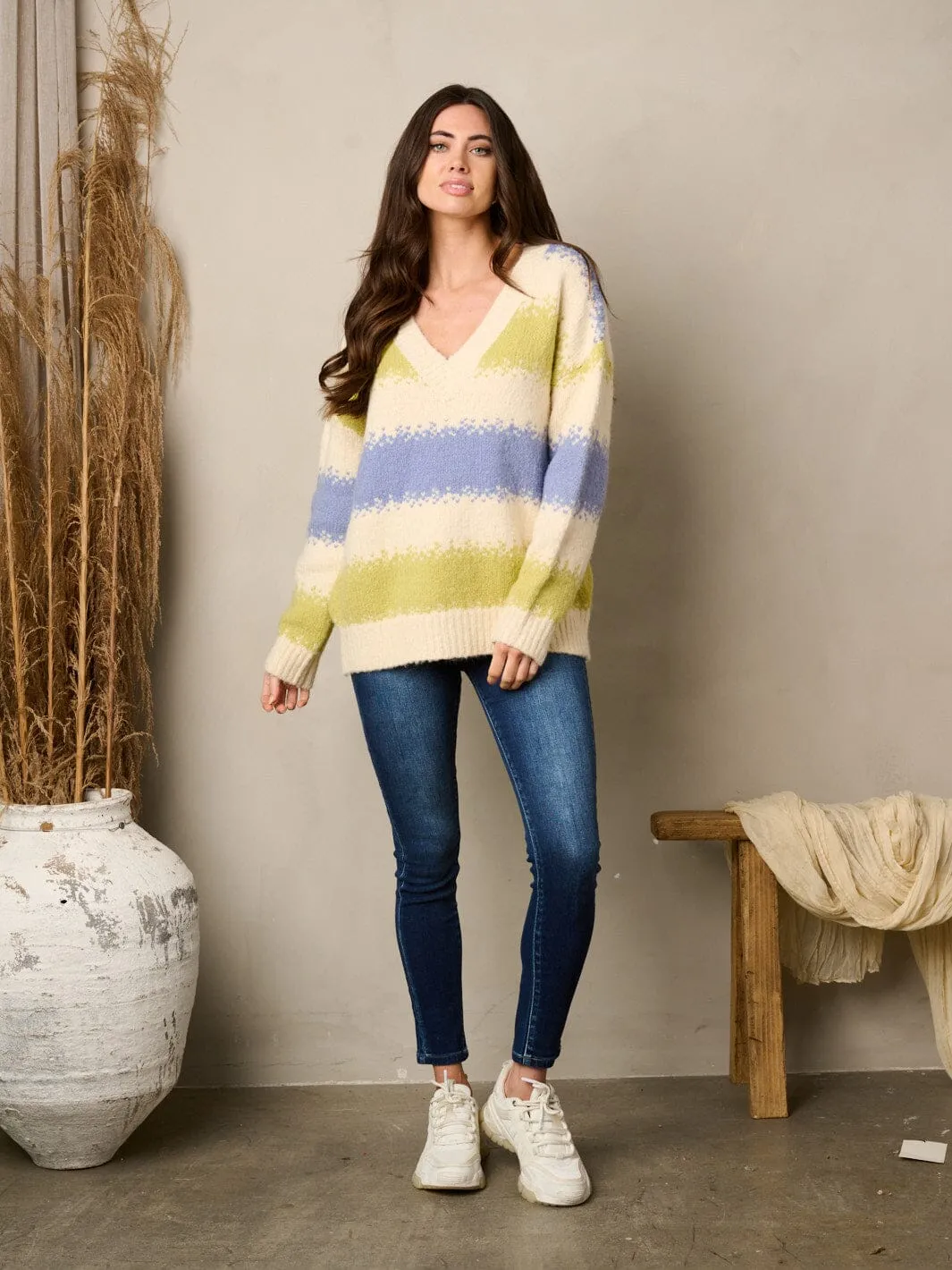 WOMEN'S LONG SLEEVE V-NECK KNIT COLORBLOCK SWEATER